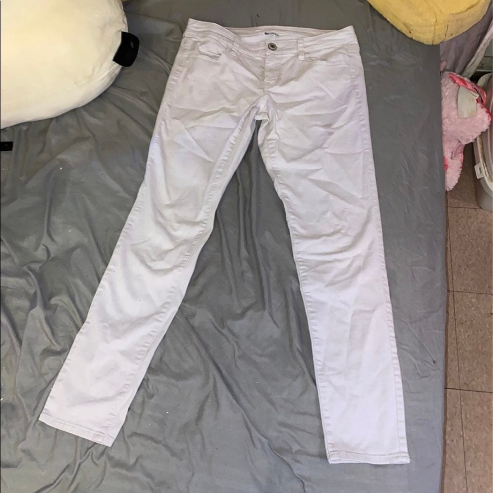 Woman’s American Eagle Beige Jeans